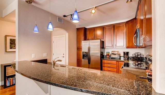 Beautiful and cozy 2-bedroom condo in the heart of DTC!