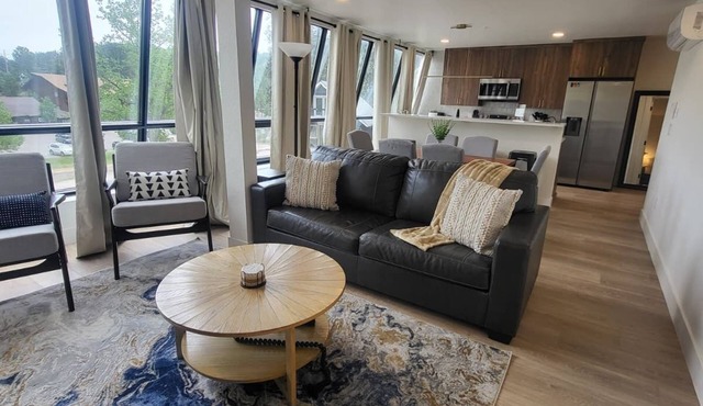 Beautiful Mountain Views in the Heart of Evergreen