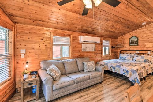 Beautiful New Bern Studio Cabin w/Fire Pit! in New Bern