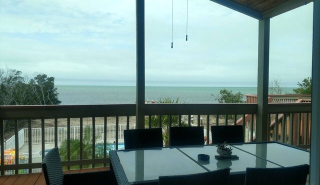 Beautiful Waterfront Gulf of America in Marathon