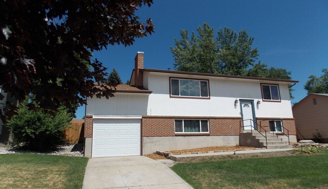 Bella Montagne Safe and Centrally located Charming Home Close to AF Great Area.