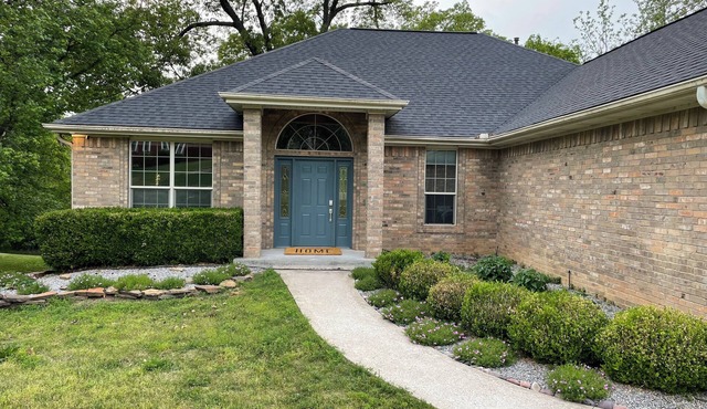 Bentonville, Bikes and Brews House on Coler Bike Trail- 3 bedroom, 2 bath