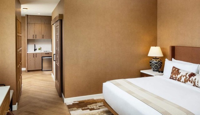Best Value, Quality Stay! Near The Shops at Northfield Stapleton, Pets Allowed