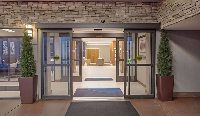 Best Value, Quality Stay! Short Drive to Denver Botanic Gardens, Pet-Friendly