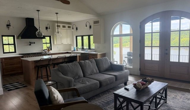 Big Rock + Lake Front + Private Dock + Sunset Views in Roach