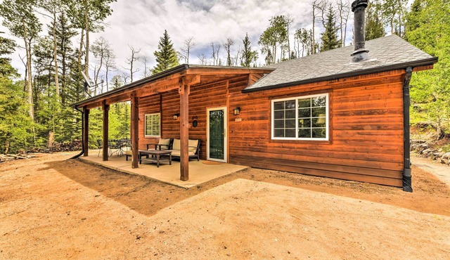 'Bobcat Trail Cabin' on 3 Acres in Como!