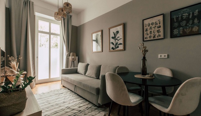 *Boho* 2-room apartment with eat-in kitchen and balcony - Luga Homes - Townhouse in Leipzig