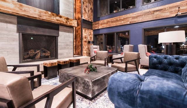 Breckenridge Hotel Room | Group-Friendly Stay