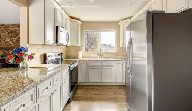 Bright & Spacious 5BR Home – Easy Access to Downtown Denver, Boulder, & Golden!