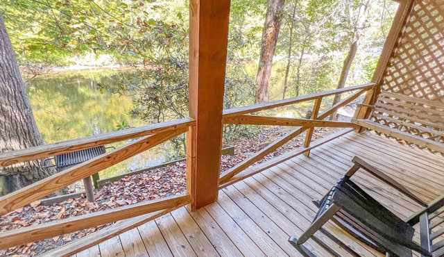Cabin #2 - Riverfront w/Large Back Deck and more! in Cherokee