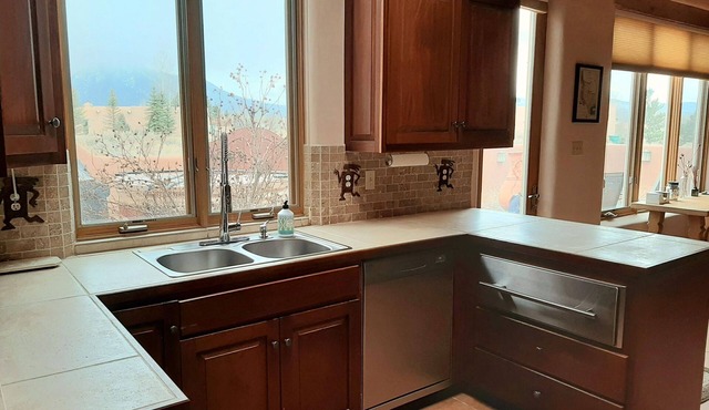 Casa Del Cielo- Your Taos home with an amazing view!
