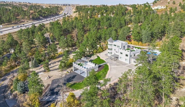 Castle Studio - 1BR/1BA, Views, mins to Golf, Shopping