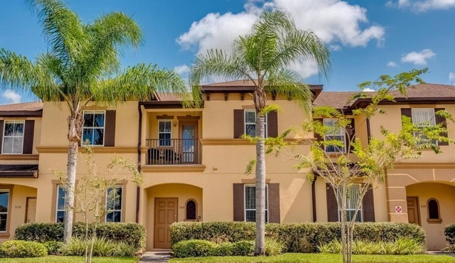 Charming 1-bedroom estate with AC, fitness room in wonderful Davenport in Davenport