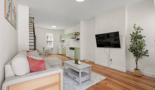 Charming 2BR Home - Minutes to CHOP, Penn Med & Downtown in Philadelphia
