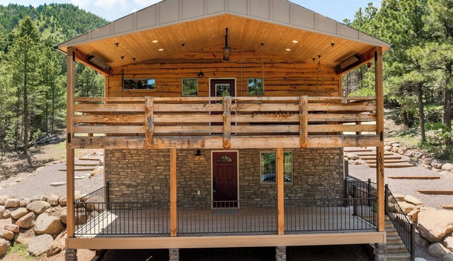 Charming 3-bedroom cabin with AC, WiFi in quaint Rye