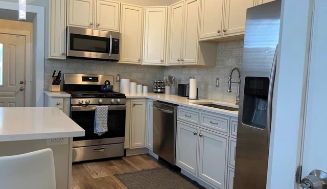 Charming 3-bedroom House in Trendy South Broadway Neighborhood