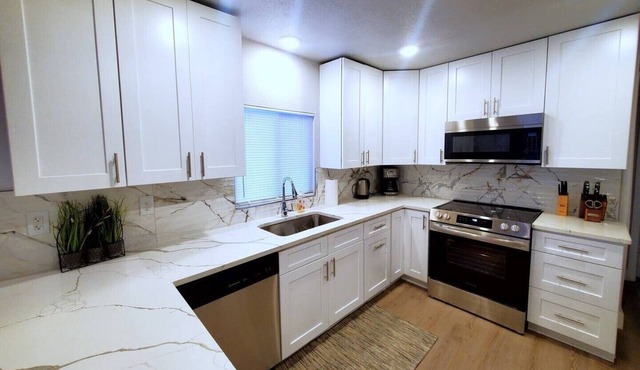 Charming 3-bedroom house with AC and WiFi in enjoyable Denver