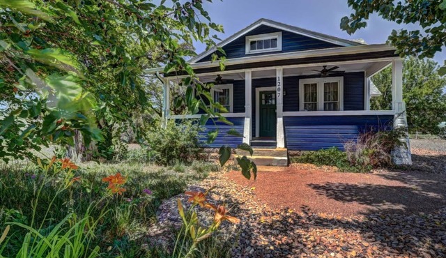 Charming 3BR Farmhouse, Near Trails & Town