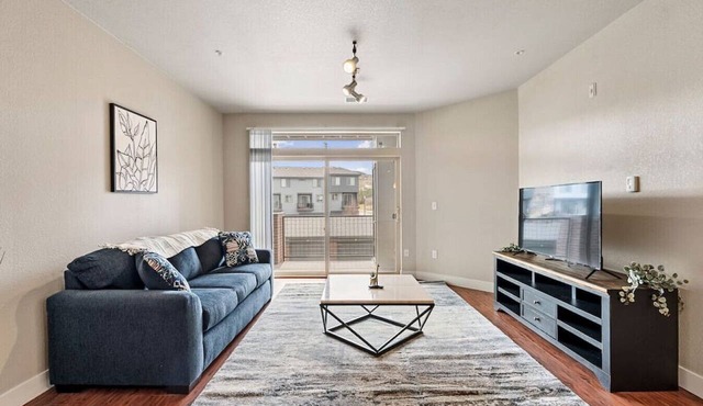 Charming Apartment near Sky Ridge Medical Center