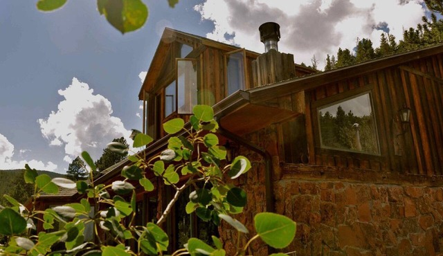 Charming Cabin with Mountain Views near Indian Peaks Wilderness in Nederland, Colorado