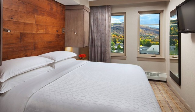 Charming hotel in brilliant Avon with WiFi, fitness room, AC