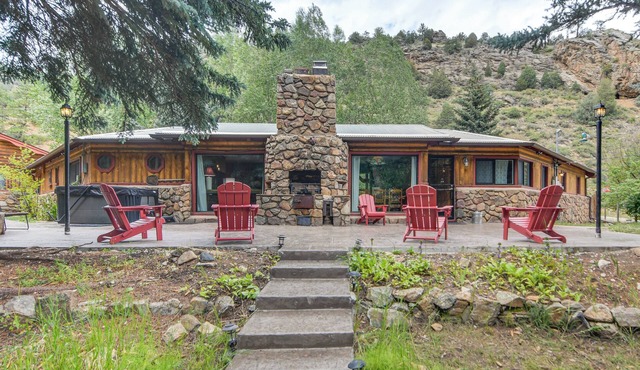 Charming Idaho Springs Retreat on Chicago Creek!