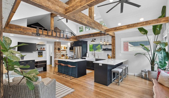 Charming Lake Minnetonka Cottage with Barrel Sauna