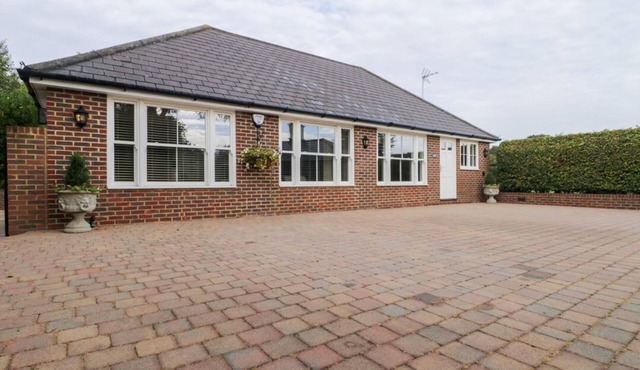 Charming Little Aluph Retreat in Ashford