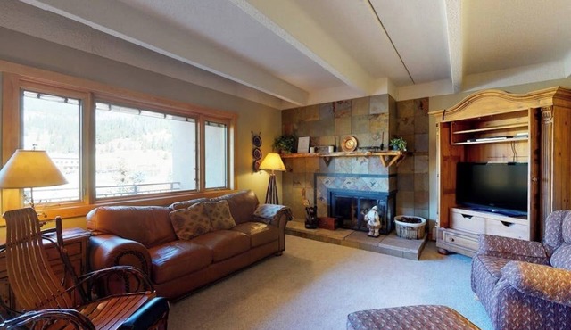 Charming mountain condo w/Vail Pass views, gas fireplace, deck, & shared hot tub