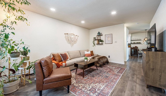 Chic Getaway for Adventurers along i70 - 12 min to DEN!