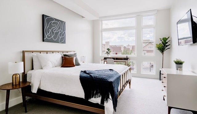 Classic Contemporary Lifestyle Loft | Espadín LoHi