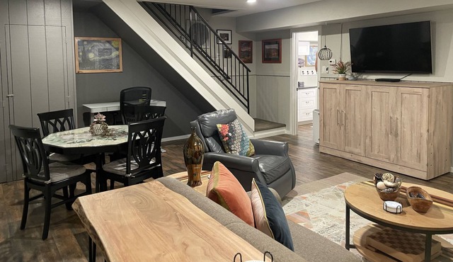 Clean & Updated. Tons of Amenities. Near Red Rocks Denver & Mountains. Sleeps 6