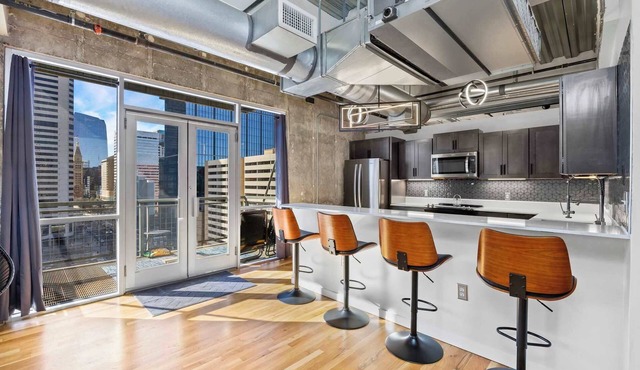 Clocktower Views | Sky Lofts 1BR | 30+ Stay