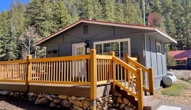 Colorado's Hidden Gem: Riverside Cabins, Epic Views & Outdoor Thrills