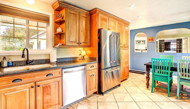 Colorful Colorado Vacation Rental. The ONLY one level VRBO in Colo. Springs!