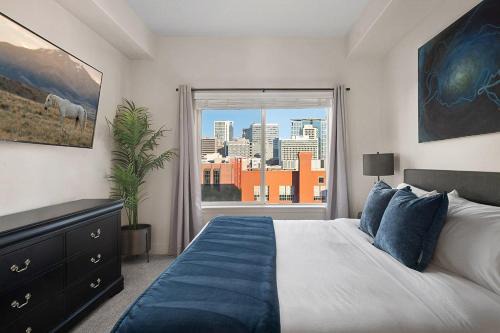 Convention Ctr - Stylish 2BD,2BA with Pool,Gym and Hot tub