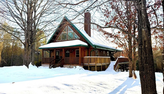Cornerstone Mountain Retreat in Hatfield