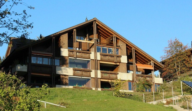 Cosy apartment for 4 people with WIFI, TV, balcony and panoramic view in Mauren