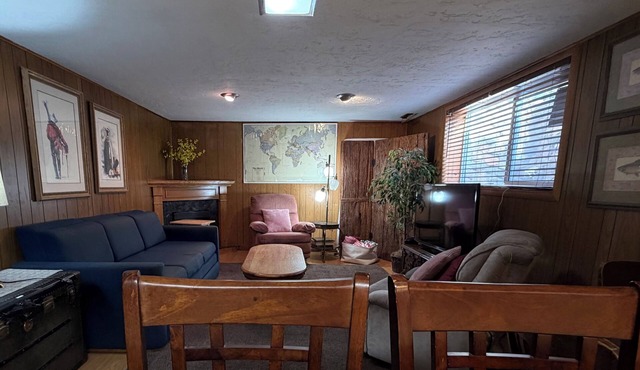 Cozy 1-bedroom apartment just 15 minutes from downtown Salt Lake City Sleeps 2-3 in West Valley City
