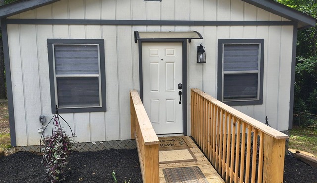 Cozy 1-BR/BA cottage in beautiful Stonecrest near I-20 & I-285, Arabia Mountain in Stonecrest