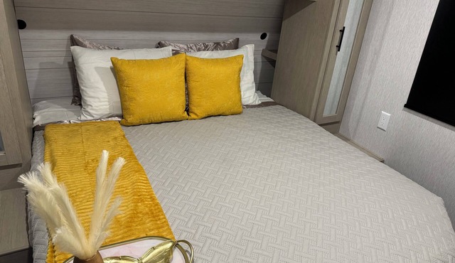 Cozy 2-bedroom RV in fabulous Las Vegas Close to downtown with WiFi and A/C