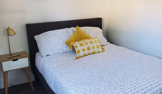 Cozy 2 bedroom suite in Sidney