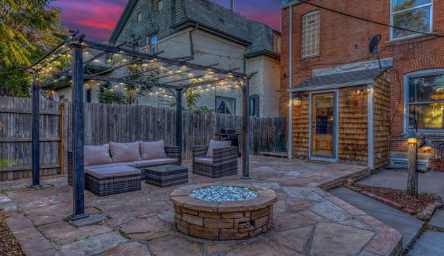Cozy 3BD Retreat w/Free Parking