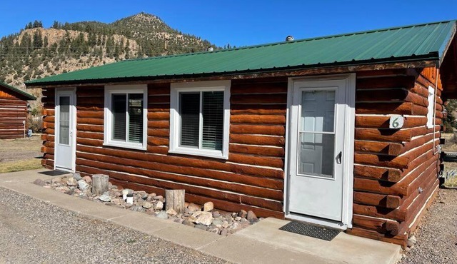 Cozy cabin #6 at Aspen Ridge Cabins
