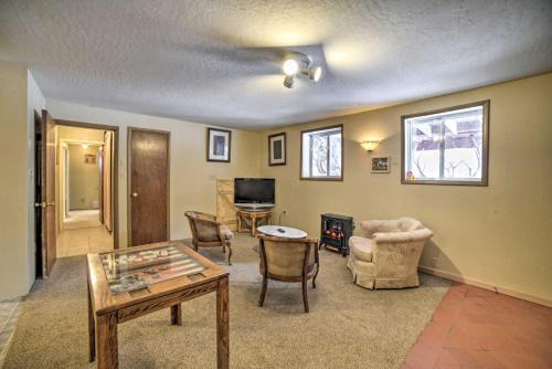 Cozy Durango Apt w/Mtn View ~ 6 Mi to Downtown!