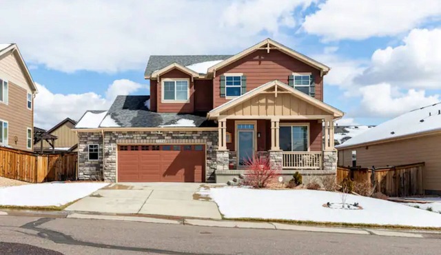 Cozy hideaway in Spruce: 4BR Retreat close to DIA