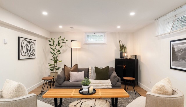 Cozy Quiet 2 Bed Victoria Retreat with Gym in Victoria