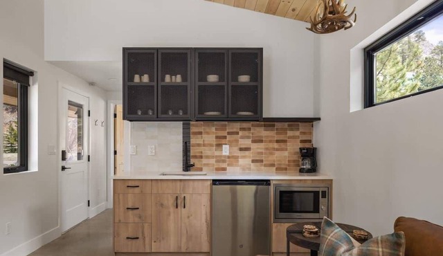 Cutthroat Trout Cabin Near Trails, Hike and Bike in Grant