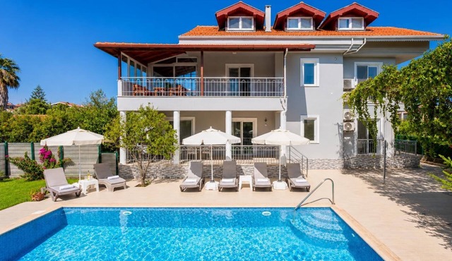Daisy Villa - Five Bedroom Villa, Sleeps 10 in Dalyan