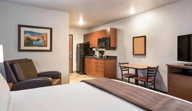 Discover Meridian from Room w/Kitchen, Pet-Friendly Vibes! in Meridian